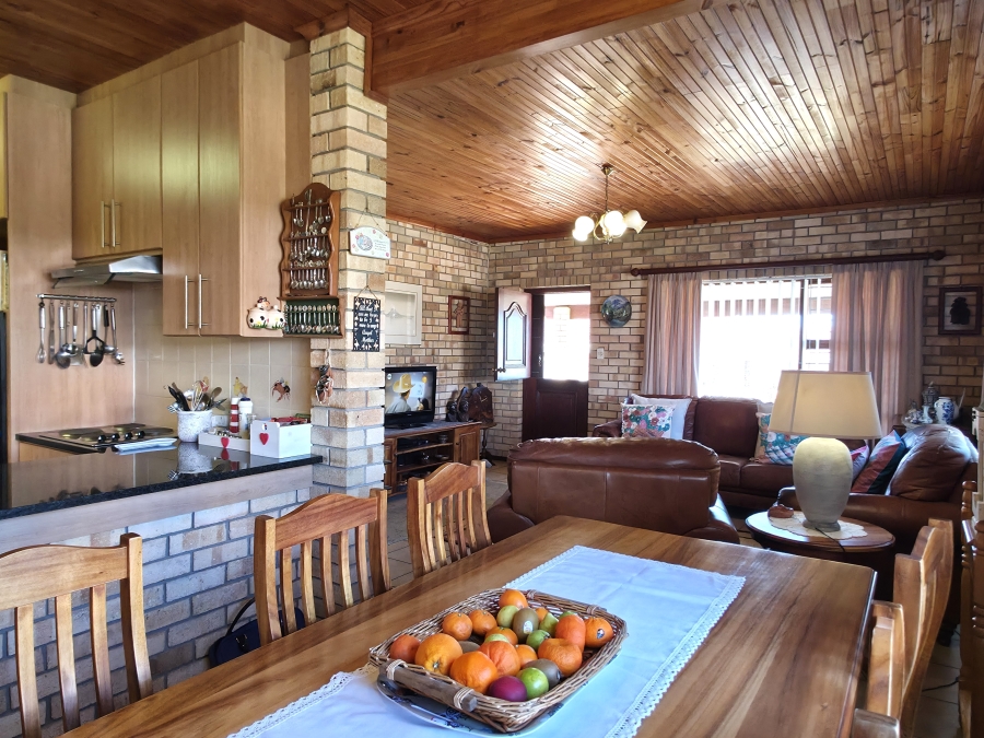 4 Bedroom Property for Sale in Noorsekloof Eastern Cape